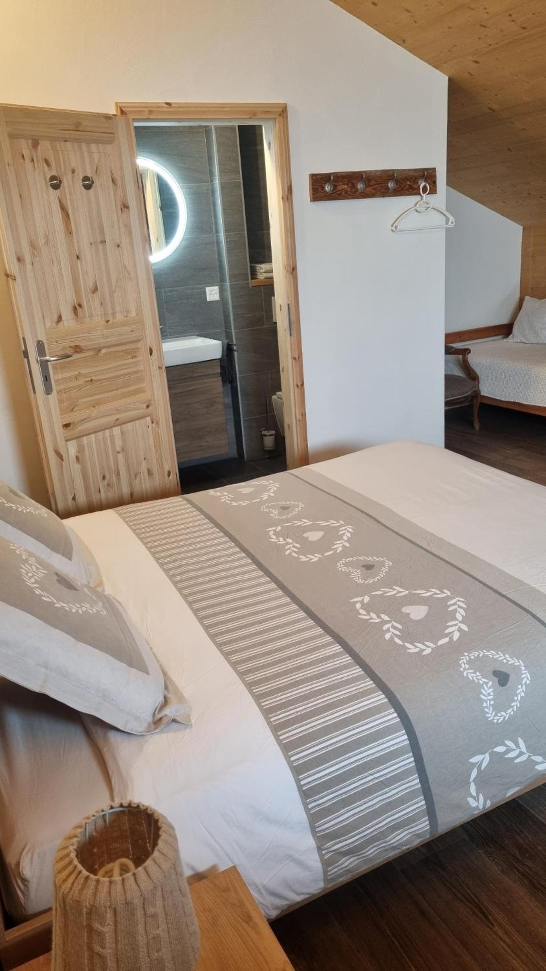 Chalet Chanso Моргинс Екстериор снимка